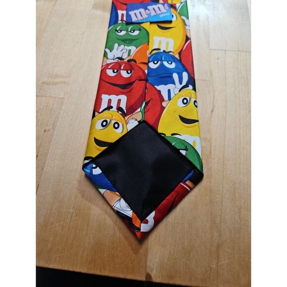 M&M's Characters All Over Large Print Men's Necktie Mars Candy Novelty Tie - Picture 10 of 14